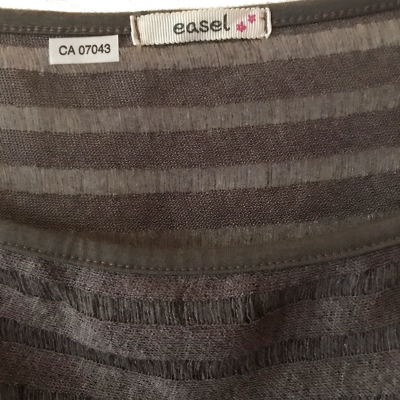 EASEL WOMEN'S DARK TAUPE BATWING TOP SIZE S - Picture 3 of 3